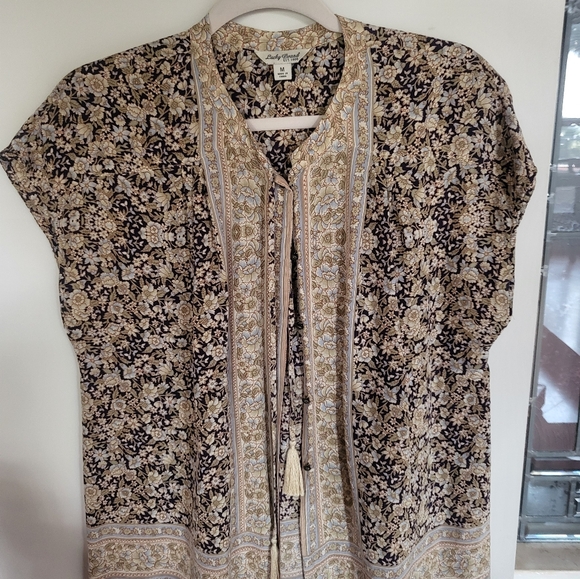 Lucky Brand Tops - Floral short sleeve blouse